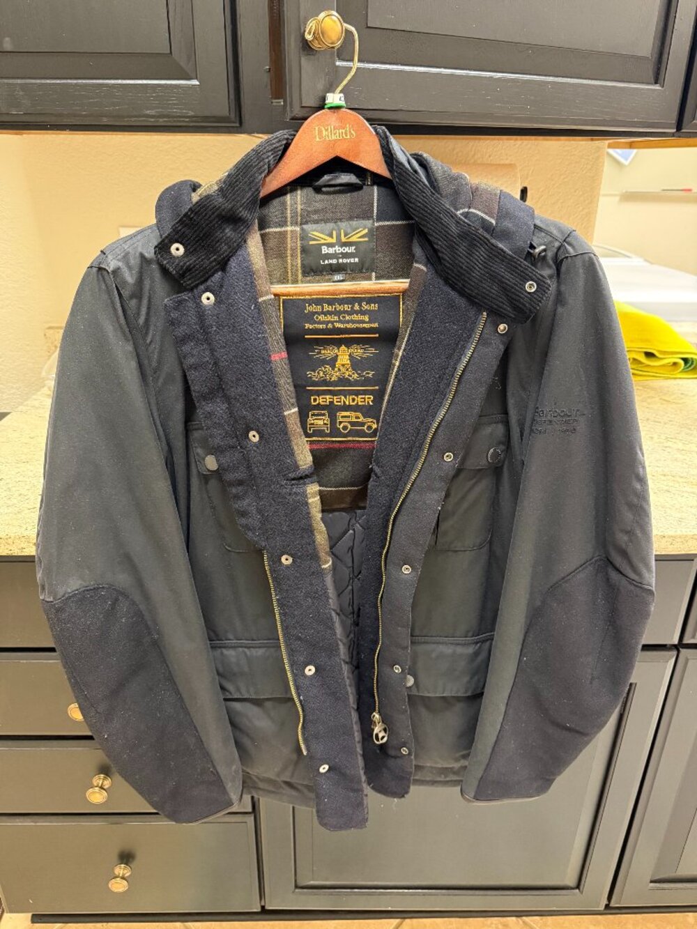 Men's XXL Barbour Land Rover Defender series oilskin jacket-like new!